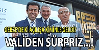 Açılışa bakın kiminle geldi?