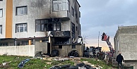 Araç lastikleri alev alev yandı, bina sakinleri kavgaya tutuştu (VİDEOLU HABER)