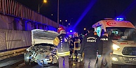 Bariyere Çarpan Otomobil Hurdaya Döndü: 2 Ölü, 1 Yaralı