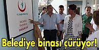 Belediye binası çürüyor!