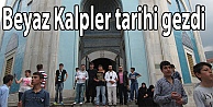 Beyaz Kalpler tarihi gezdi