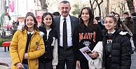 Büyükakın karne sevincine ortak oldu