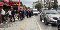 Cadde Ortasında Bıçaklı Kavga: 2 Yaralı