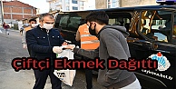 Çiftçi, Ekmek Dağıttı