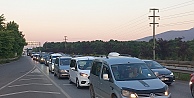 D-100'De 3 Araç Kaza Yaptı, Kilometrelerce Araç Kuyruğu Oluştu
