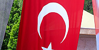 Dualar kahramanlar için yükseldi