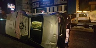 Ekmek dağıtım aracı yan yattı!