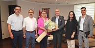 Emlak Kulübü Yönetimi'nden başkan Hürriyet'te ziyaret İzmit'teki emlakçıların sorununu dile getirdiler