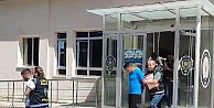 Eşini Darp Ettiği İddia Edilen Adamı Öldüresiye Dövüp Videoya Kaydettiler