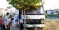 Freni boşalan kamyon 4 araca çarptı