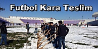 Futbol kara teslim