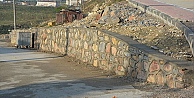 Hastane yoluna istinat duvarı!