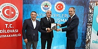 Hayırseverlere Vefa Plaketi