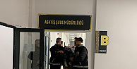 Hırsızlık yaptıkları iddiasıyla İstanbul'da yakalanan 2 zanlı tutuklandı