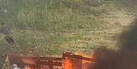 Hurdalık olarak kullanılan kulübe alevlere teslim oldu