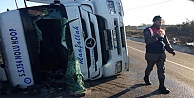 Kamyon devrildi!