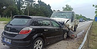 Kamyonet ile otomobil çarpıştı: 5 yaralı