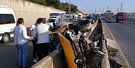 Kocaeli'de beton bariyere çarpan sürücü yaralandı