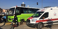 Kocaeli'de Halk Otobüsü Kamyonetle Çarpıştı: 2 yaralı
