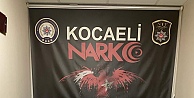 Kocaeli'de minibüste çok sayıda sentetik ecza ve kaçak cep telefonu ele geçirildi