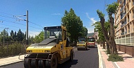 Körfez Denizciler Caddesi'nde aşınma asfaltı serimine başlandı