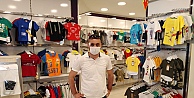 Maske uyarısında bulunan mağaza müdürünün darbedilmesi güvenlik kamerasında