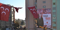 MHP binasına pankart!