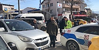 Motosiklet otomobil ile çarpıştı, o anlar kamerada