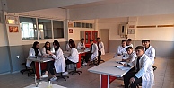 PİGMENTİS KİMYA'DAN MESLEK LİSESİNE KİMYA  LABORATUARI