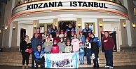 Roman çocuklar KidZania'yı gezdi