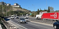 TEM Otoyolu'nun Kocaeli Geçişinde Akıcı Bayram Trafiği Yoğunluğu