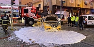 Ticari taksi ile tramvay çarpıştı: 3 yaralı