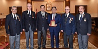 Vali Hasan Basri'ye Plaket!