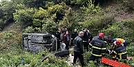 (Vi̇deolu) Kontrolden Çıkan Otomobil 150 Metrelik Uçuruma Yuvarlandı: 2 Yaralı
