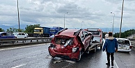 (VİDEOLU)  Tem'de 13 Araç Zincirleme Kazaya Karıştı, Trafik Felç Oldu: 5 Yaralı