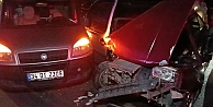 (VİDEOLU) Tem'de 3 Aracın Karıştığı Zincirleme Kaza: 4 Yaralı