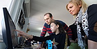 Yeni nesil gençler robotik kodlama öğreniyor