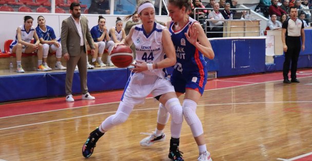 TKBL: İzmit Belediyespor: 93 – Emlak Konut Gelişim: 81