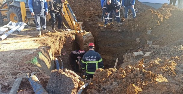 Toprak altında kalan işçi kurtarılamadı