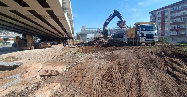 Tramvay Hattı Durağına 78 Araçlık Otopark