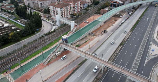 Tramvay Hattı Durağına 78 Araçlık Otopark