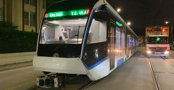 Tramvayların 5i bir yerde, ulaşım hızlı ve güvende