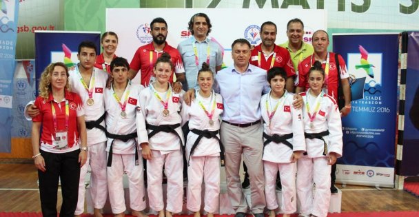 Tuğçe' Okul Olimpiyatlarında da şampiyon oldu