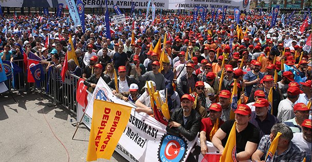 TÜRK-İŞ 1 Mayıs'ı Kocaeli'de kutladı