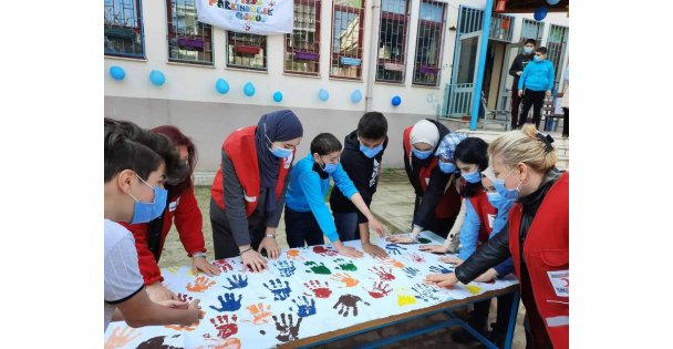 Türk Kızılay Darıca Şubesi'nden 2 Nisan Dünya Otizm Farkındalık Günü Etkinliği