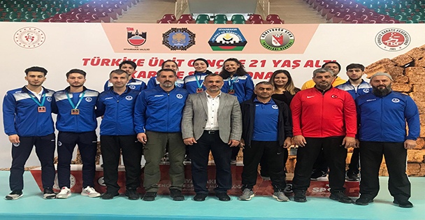 Türkiye Şampiyonasında  Kağıtspor rüzgârı esti