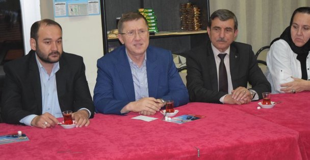 Türkkan: 'Yardım karşılığı oy istiyorlar”
