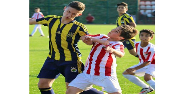 U-13'ün gücü Fener'e yetmedi