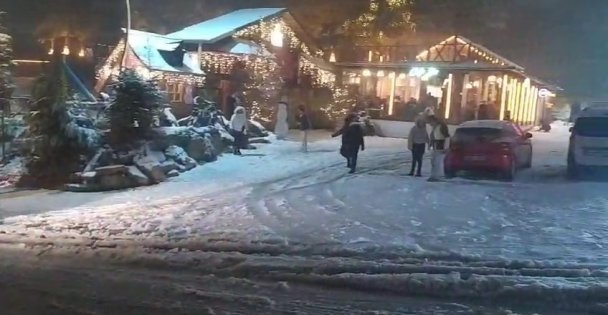 Ünlü Turizm Merkezi Kartepe'de Kar Yağışı Etkili Oluyor