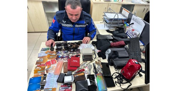 Unutulan eşyalar Büyükşehir Zabıtası ile güvende